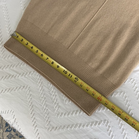 Banana Republic Franca Padded Shoulder Cashmere Sweater - Picture 11 of 13